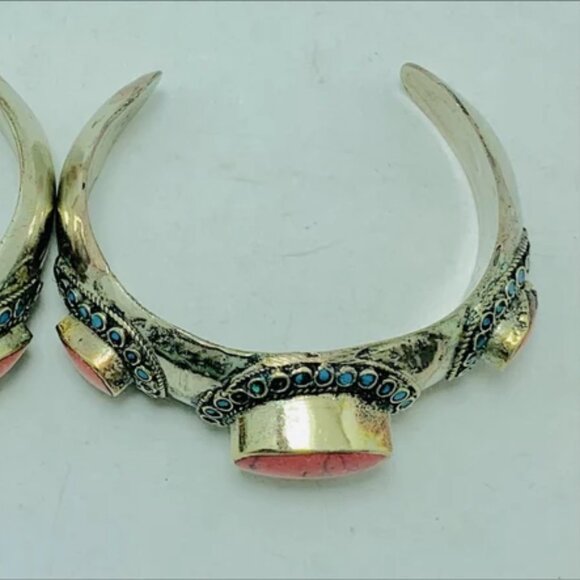 SingleTribal Coral Stones Cuff Bracelet With Turquoise Beads, Handmade Coral - Picture 13 of 15